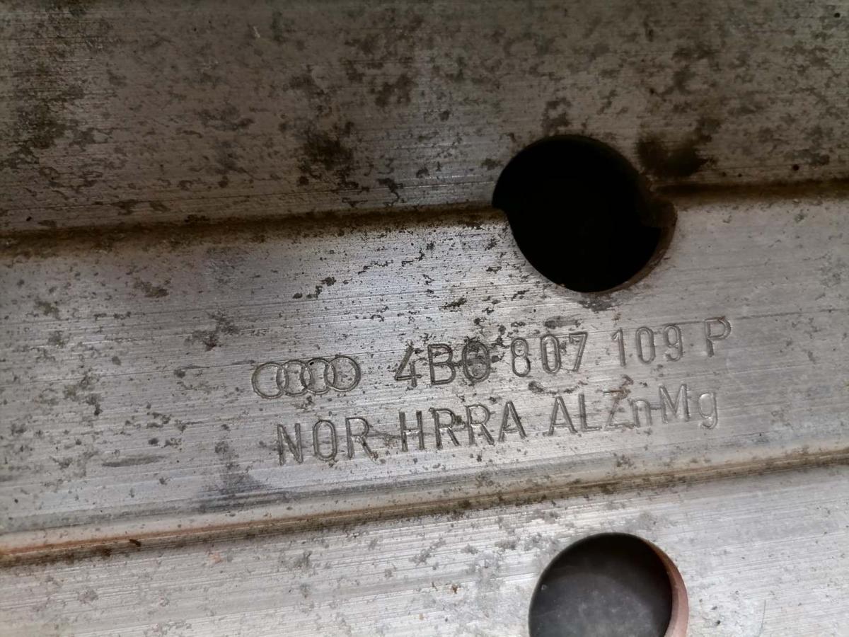 Audi A6 4B original Sto&szlig;stange Sto&szlig;f&auml;nger vorn LY5X Aquablau Facelift BJ03